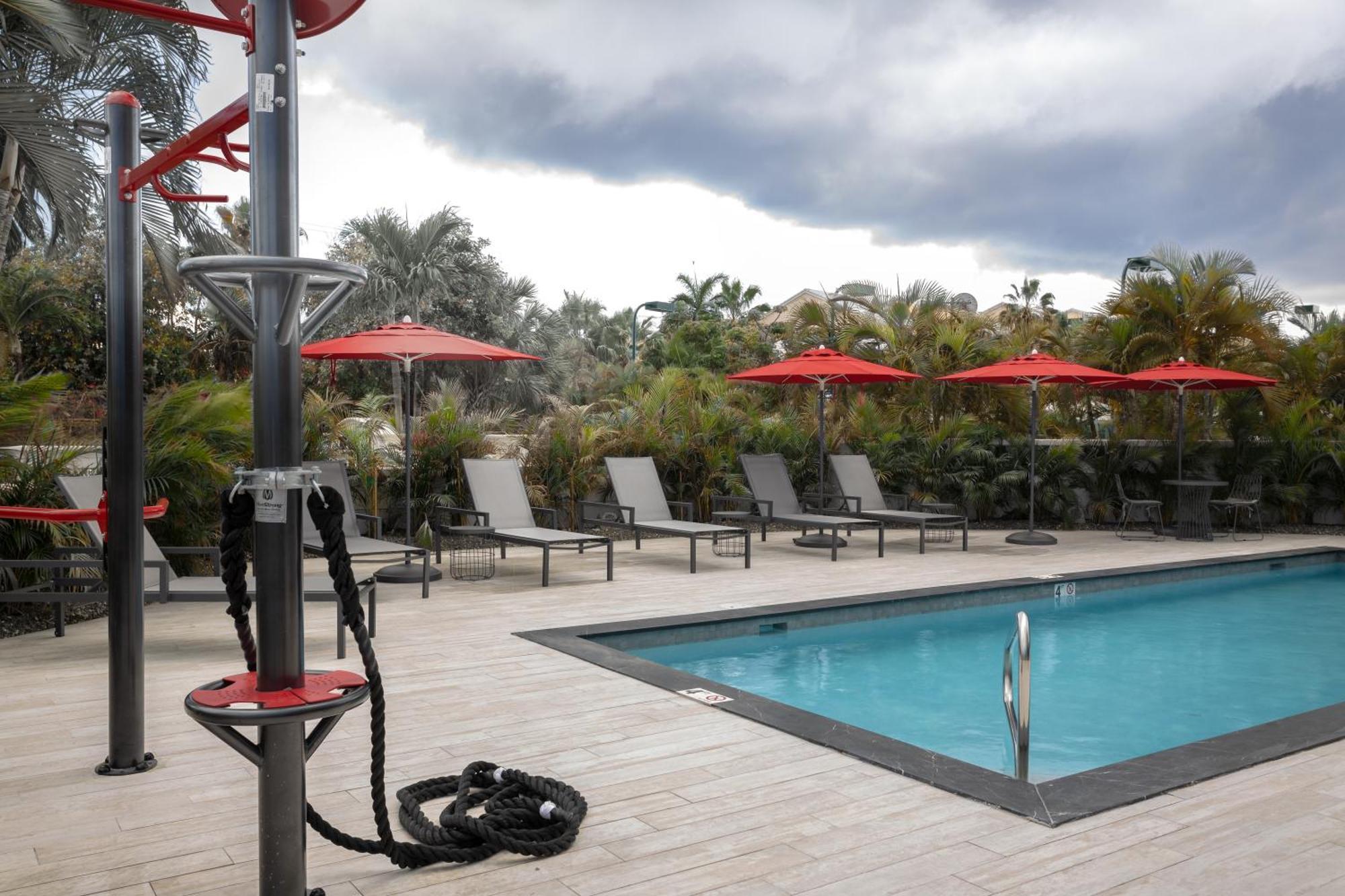 The Locale Hotel Grand Cayman George Town Buitenkant foto