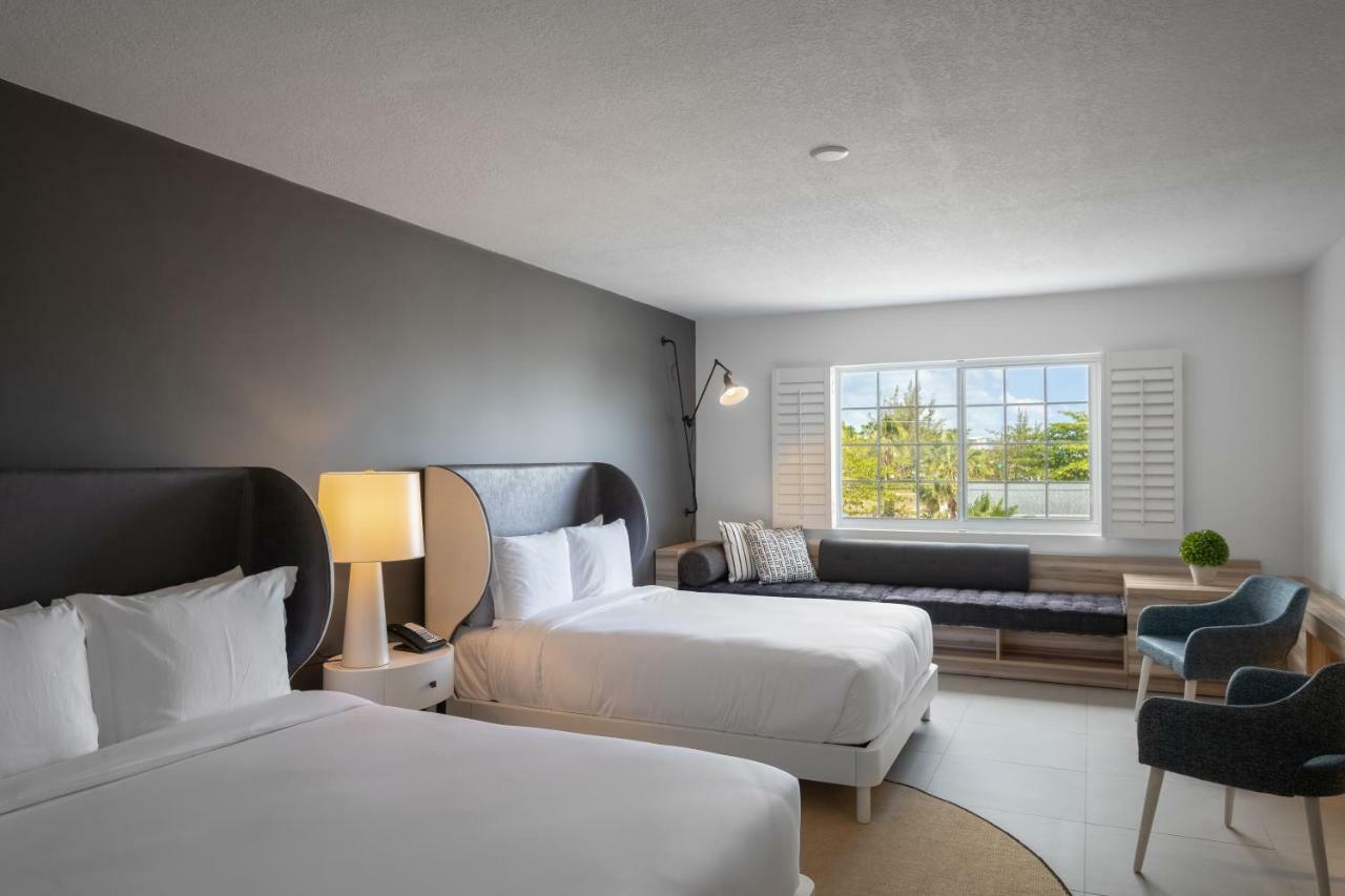 The Locale Hotel Grand Cayman George Town Buitenkant foto