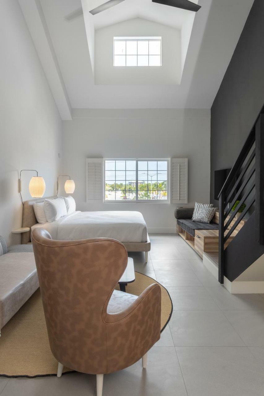 The Locale Hotel Grand Cayman George Town Buitenkant foto