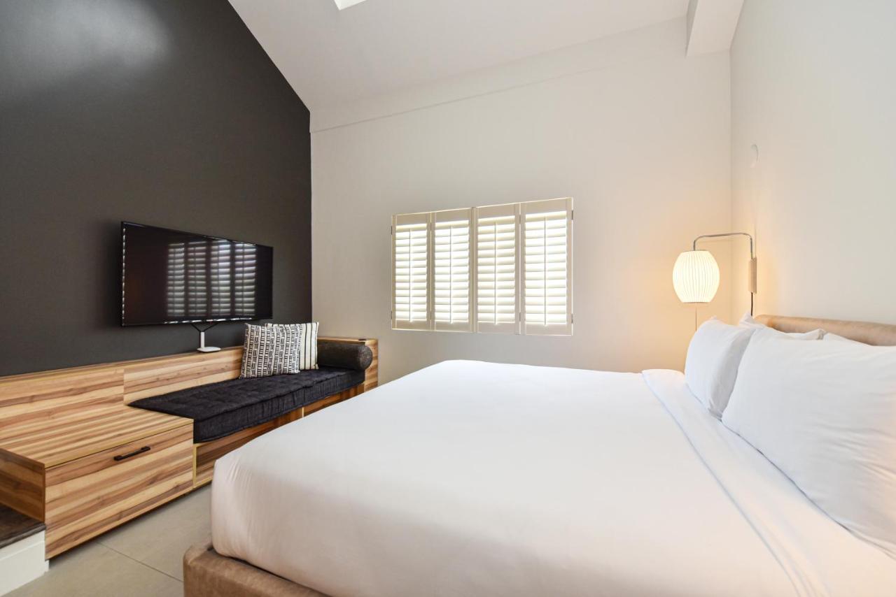 The Locale Hotel Grand Cayman George Town Buitenkant foto